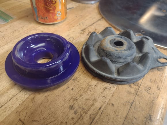 Pretty easy to see how they fit in the part of the bushing that drops out. 