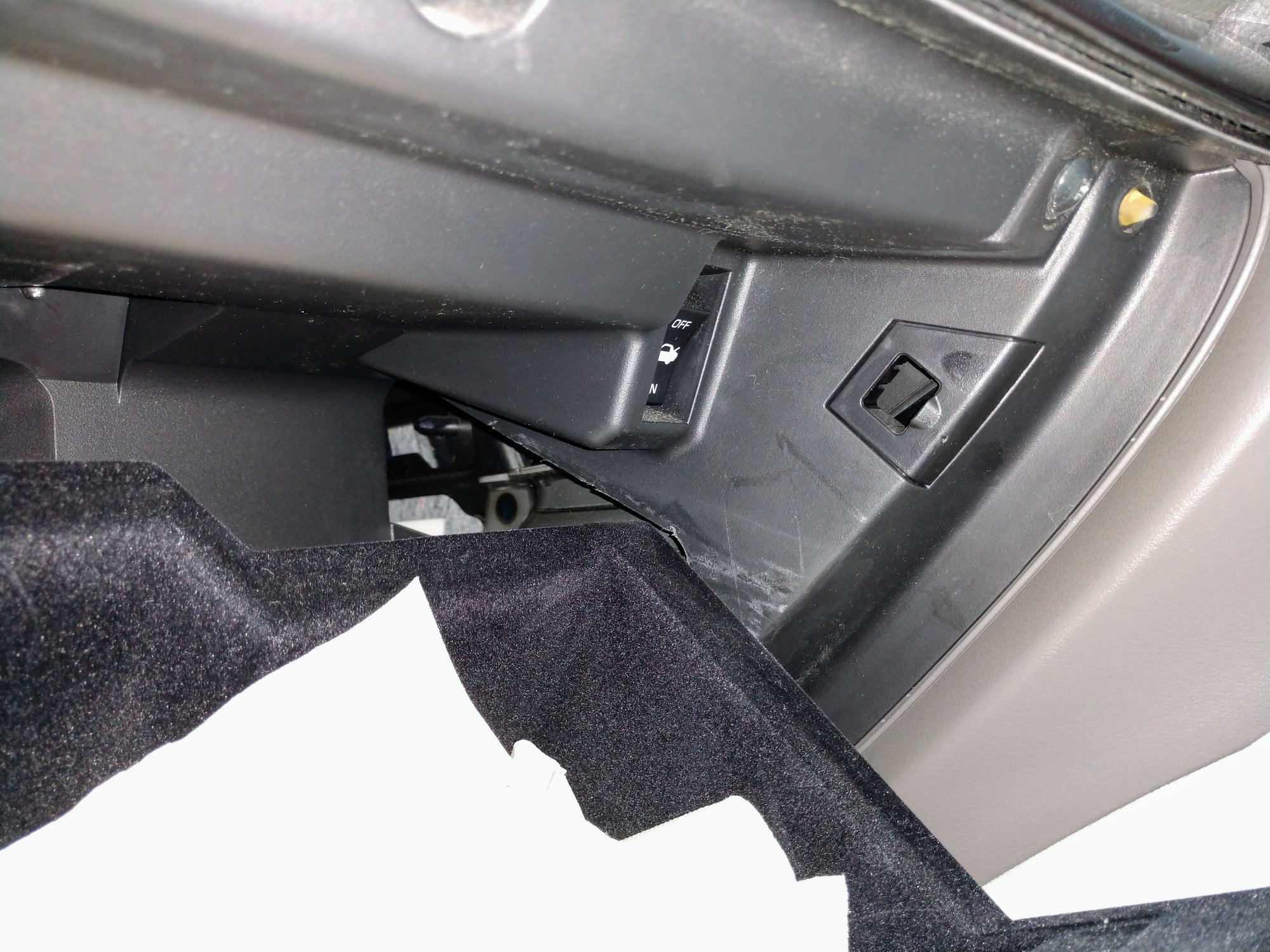 Help Is it possible to adjust the glove box? - MyG37