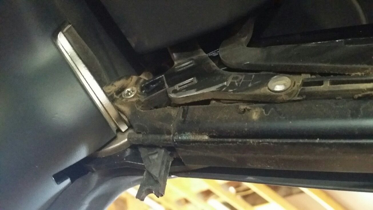 How To How to Video Repair the cable latches on a Mini Cooper