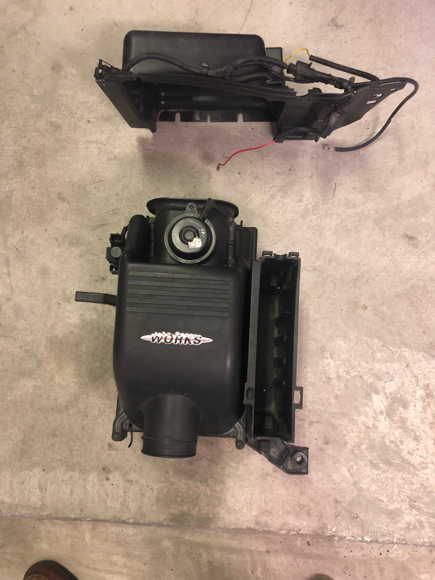 Engine - Intake/Fuel - Mini Cooper S JCW Air Intake Box With Partition 02-08 R53 R52 - Used - 2002 to 2008 Mini Cooper - Austin, TX 78738, United States