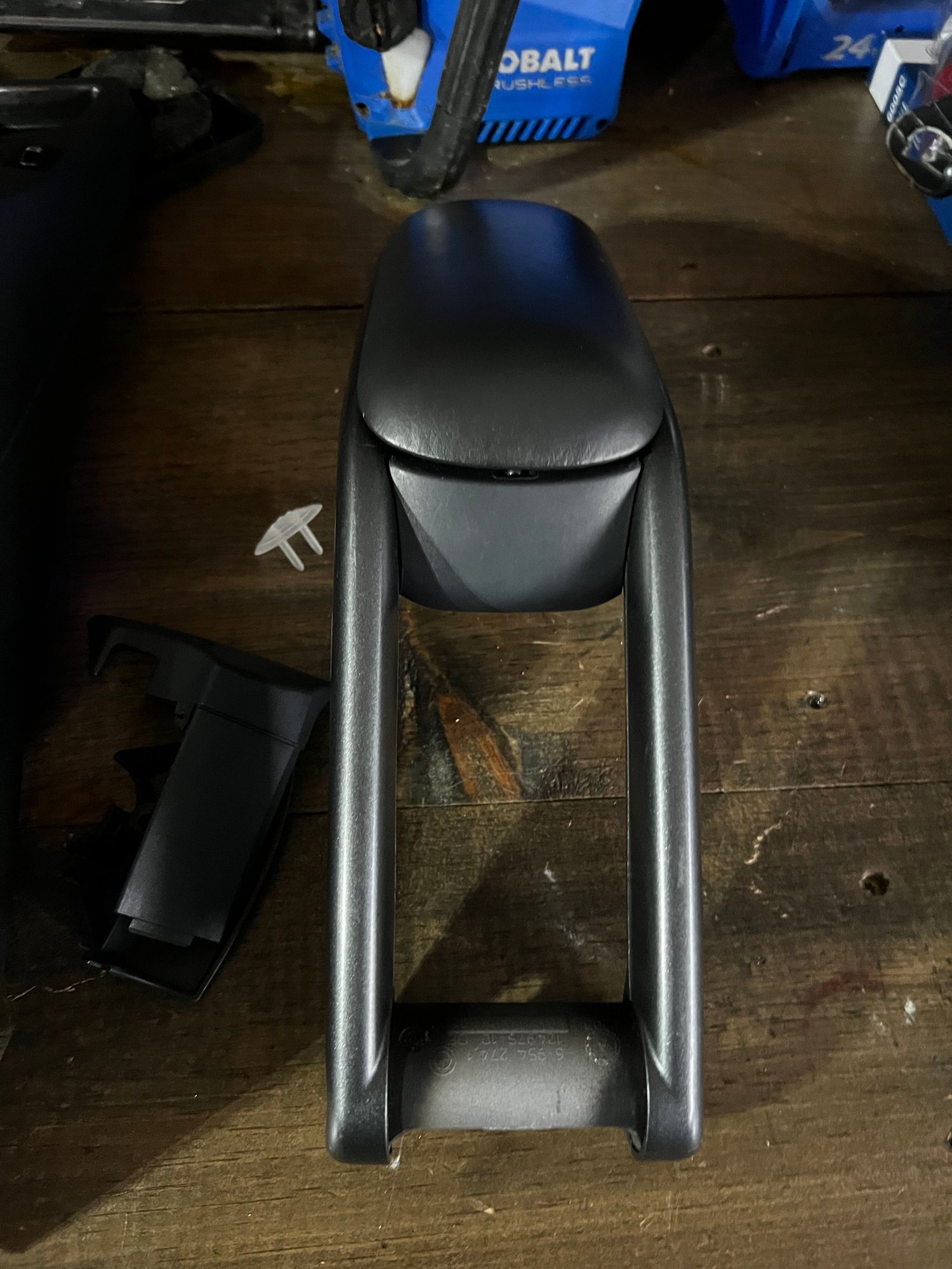 Interior/Upholstery - R53 Arm Rest/ Center Console - Used - 2002 to 2006 Mini Cooper - Locust Grove, VA 22508, United States