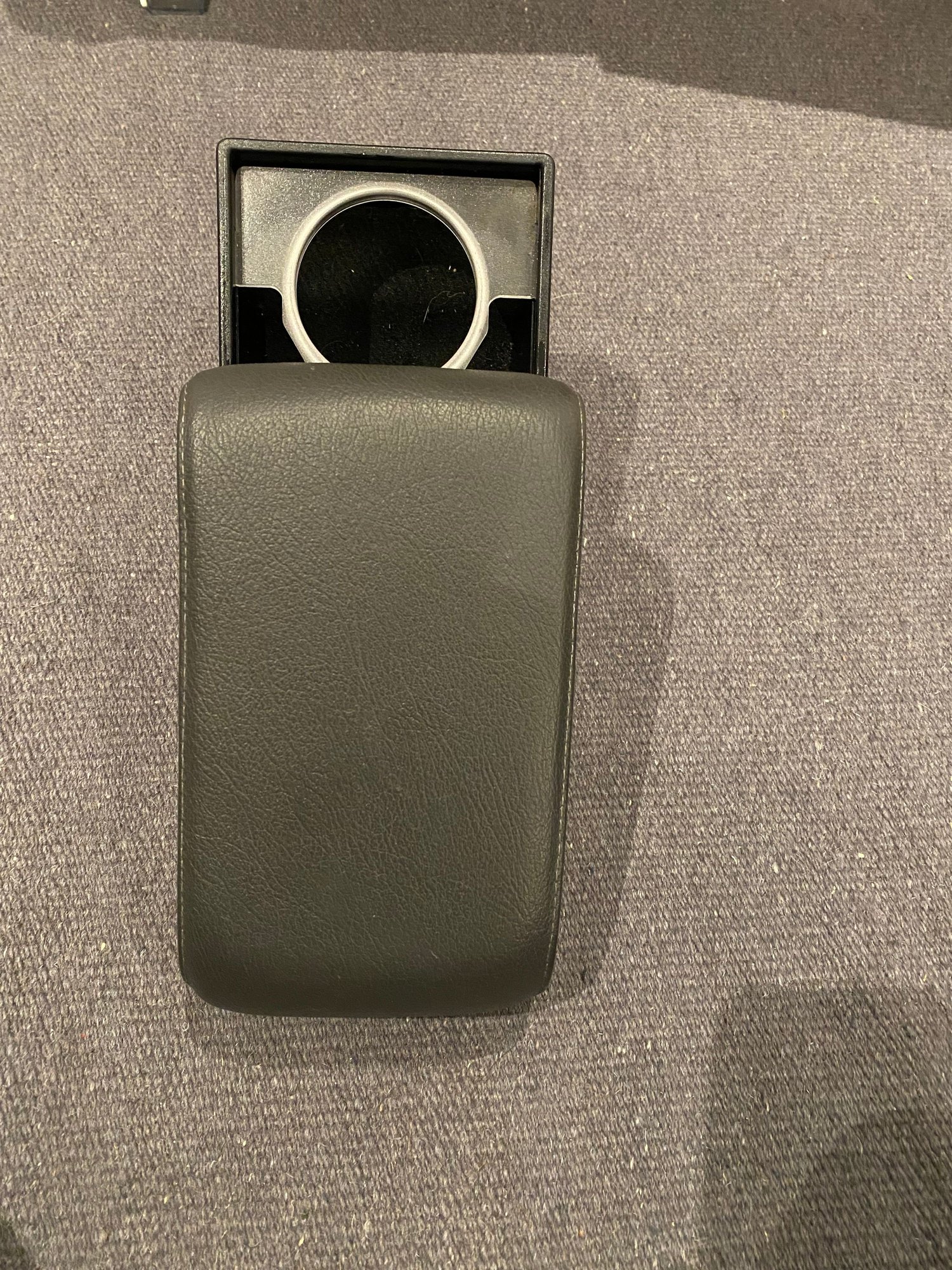 Interior/Upholstery - Arm Rest - Used - 2000 to 2008 Mini Cooper - Montreal West, QC H4X1G8, Canada
