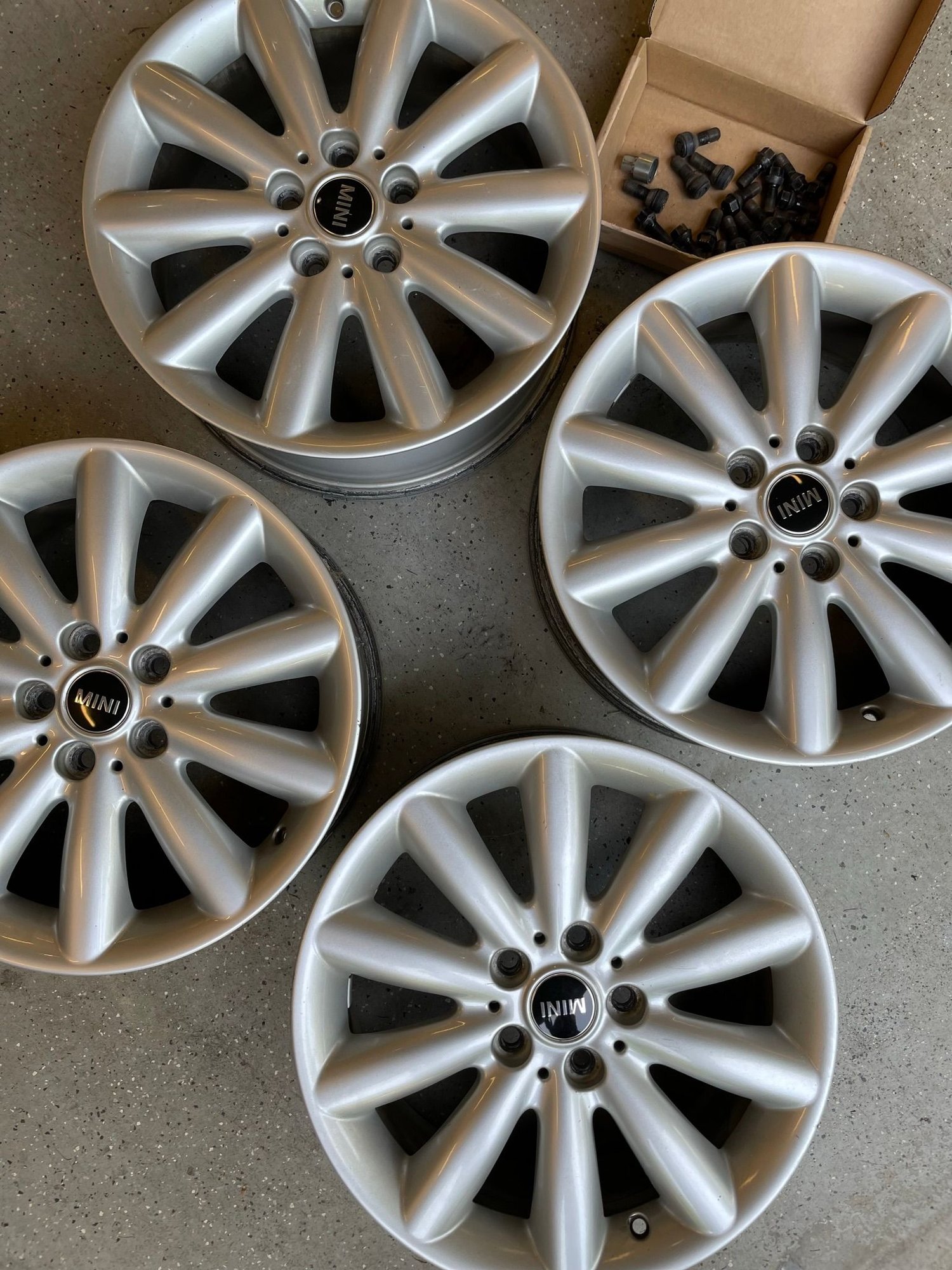 Wheels and Tires/Axles - OEM 17 x 7 ET54 Cosmos Wheels - Used - 2014 to 2019 Mini F56: Mini Hatch/Hardtop - 2014 to 2019 Mini F55: 5-door Hatch - 2014 to 2019 Mini Convertible - Old Saybrook, CT 06475, United States