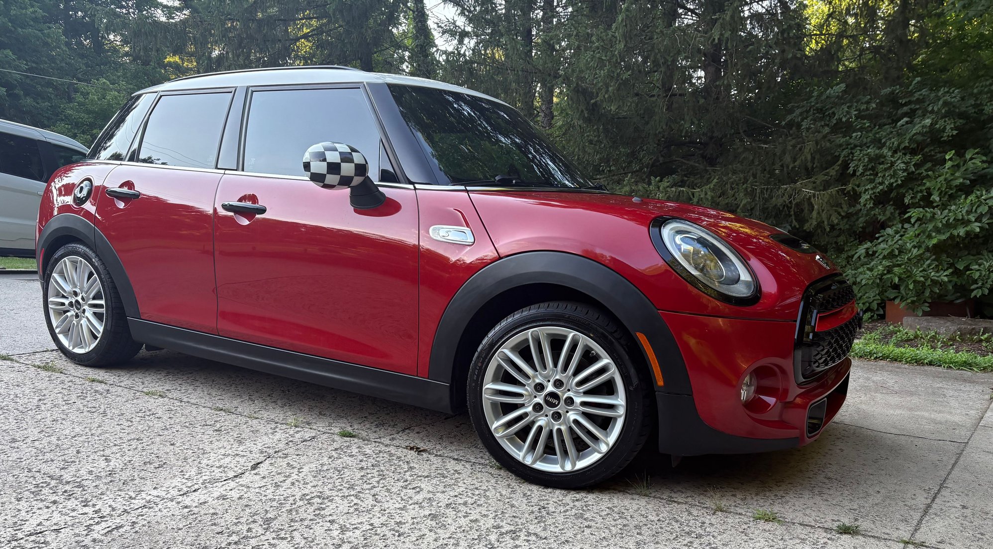 2015 Mini F55: 5-door Hatch - 2015 Mini Cooper S F55 - Used - VIN WMWXU3C50F2B61960 - 64,840 Miles - 4 cyl - 2WD - Manual - Hatchback - Red - Delaware, OH 43015, United States