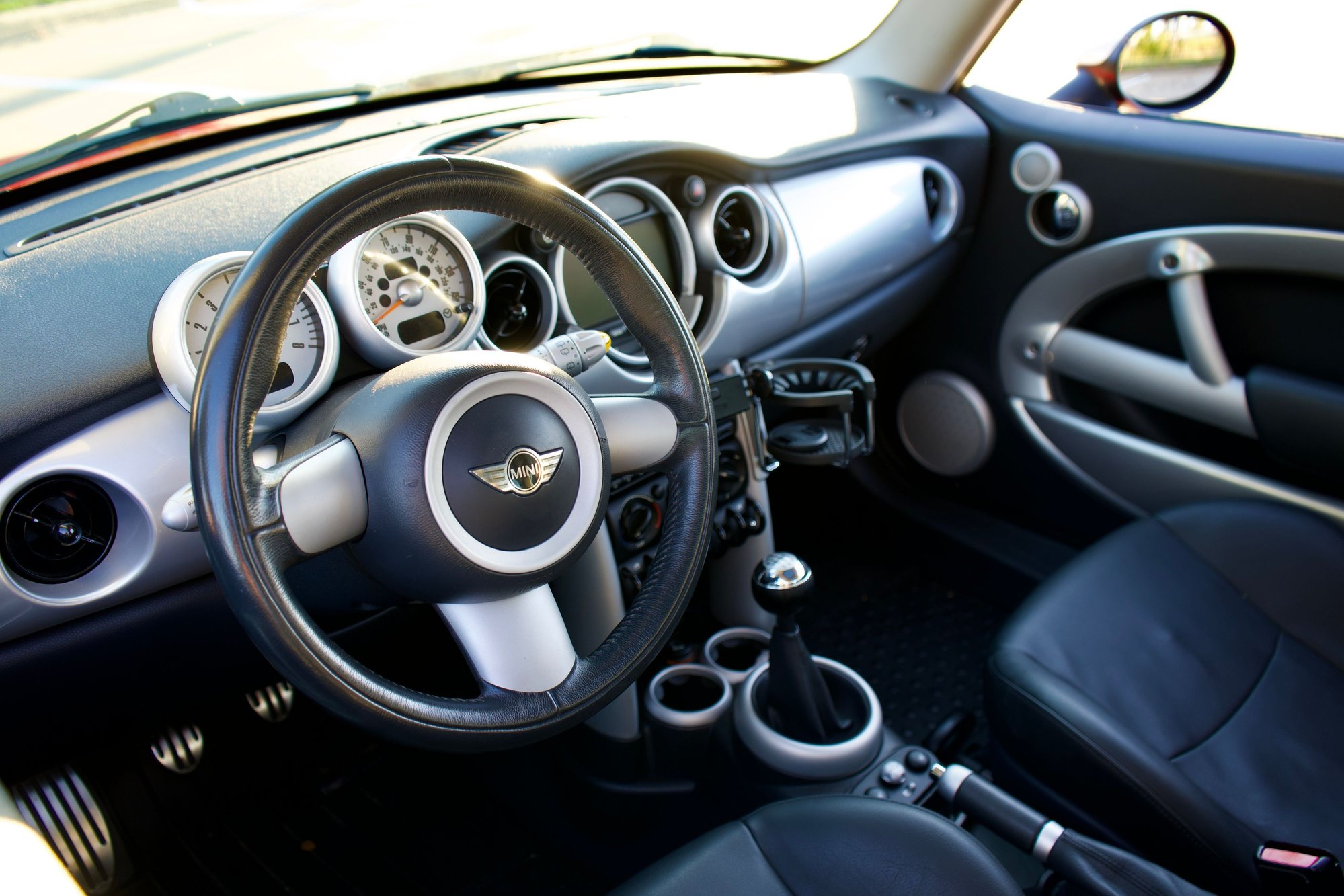 2005 Mini R53: "Mk I" Mini Cooper S - 2005 MINI Cooper S - Used - VIN WMWRE33535TL11619 - 84,800 Miles - 4 cyl - 2WD - Manual - Hatchback - Red - Richardson, TX 75080, United States