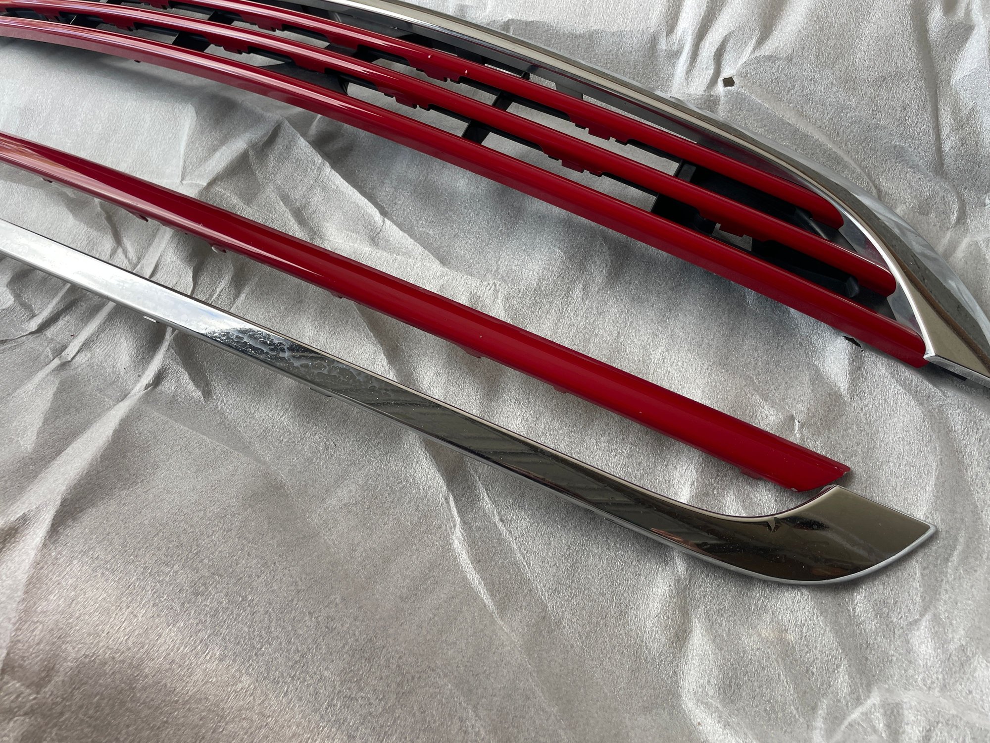 Exterior Body Parts - Red grill r53 2002-2008 - Used - 2002 to 2006 Mini R53: "Mk I" Mini Cooper S - Las Vegas, NV 89117, United States
