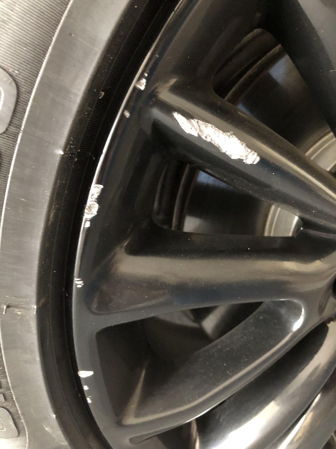 FOLLOWIN Gloss Black Rim Touch Up Paint for Cars, Black Wheel Paint Repair  Kit, Automotive Rim