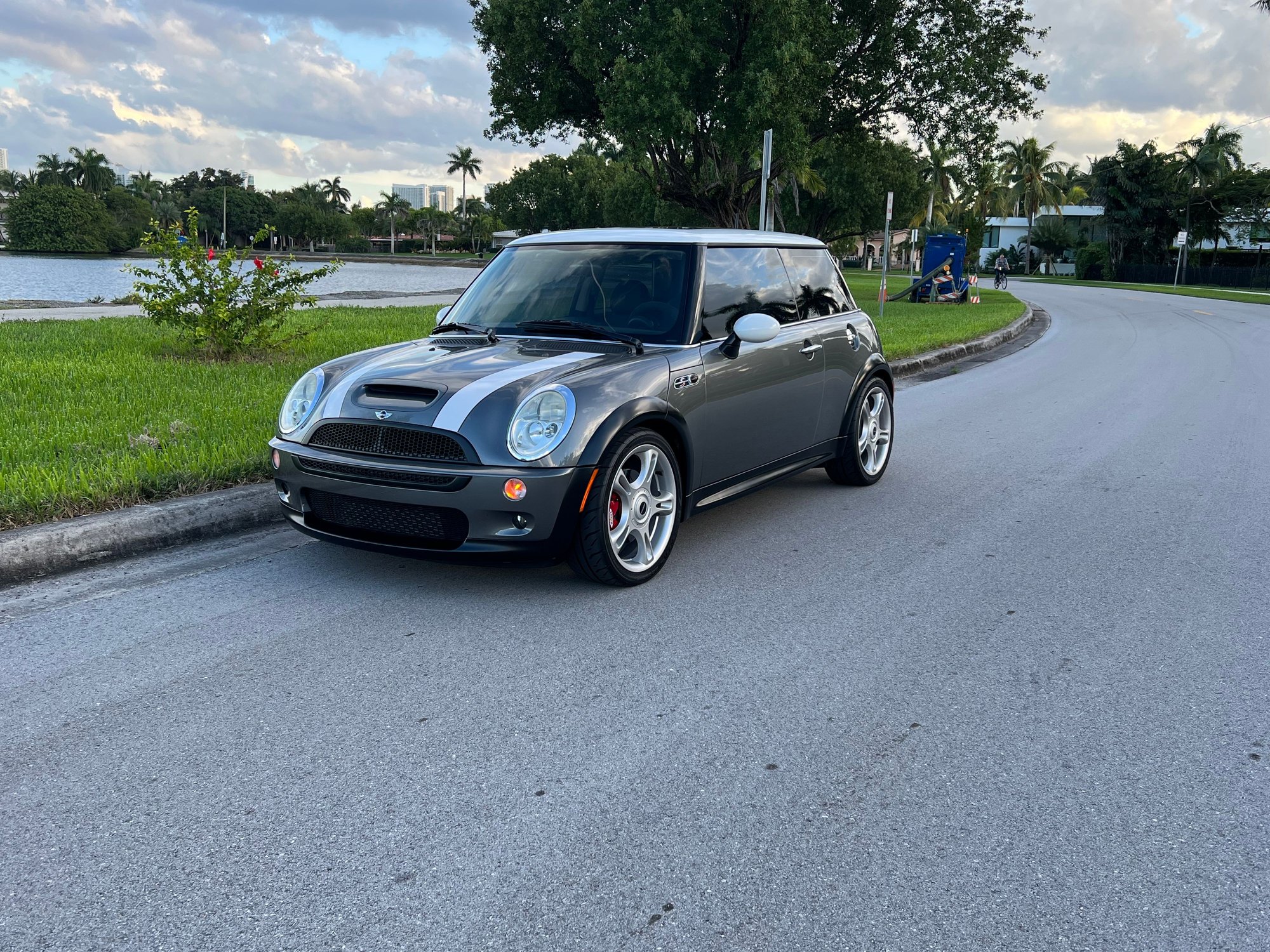 2002 Mini R53: "Mk I" Mini Cooper S - 2002 MINI R53 64k miles with lots of JCW parts - Used - VIN WMWRE33402TD52747 - 64,400 Miles - 4 cyl - 2WD - Manual - Coupe - Gray - Hollywood, FL 33019, United States