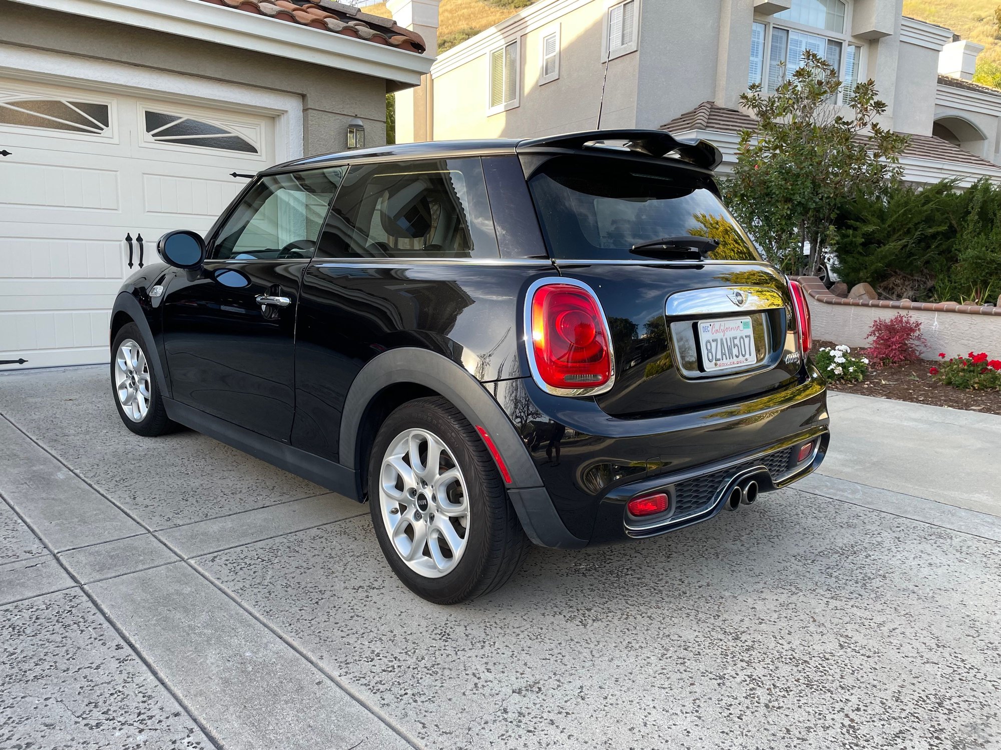 2014 Mini F56: Mini Hatch/Hardtop - 2014 Mini Cooper S - Used - VIN wmwxm7c59et970371 - 110,480 Miles - 4 cyl - 2WD - Manual - Coupe - Black - San Jose, CA 95120, United States
