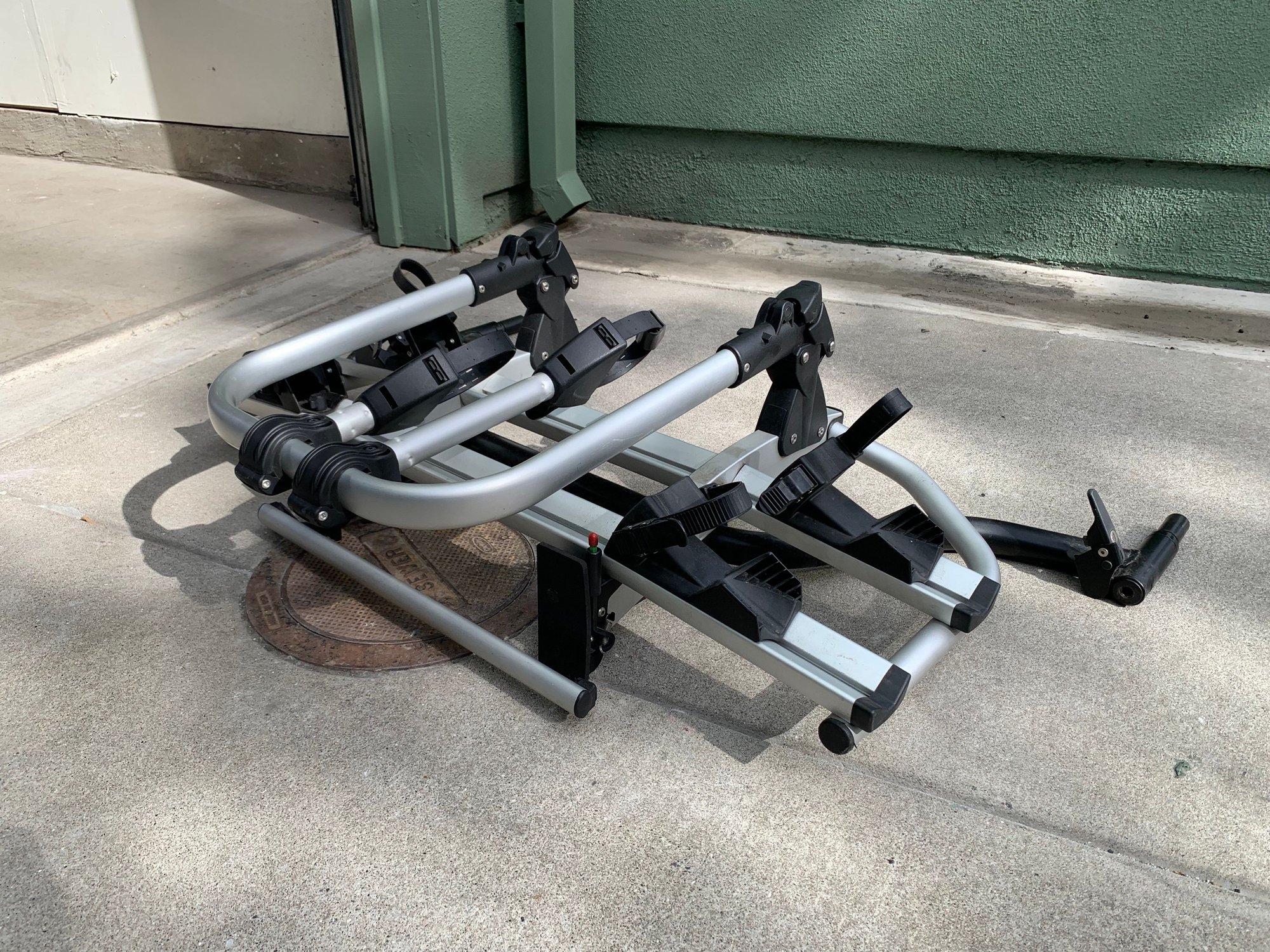 Accessories - MINI Rear 2-Bike Rack (2014 model) - Used - 2014 to 2023 Mini All Models - Emeryville, CA 94608, United States