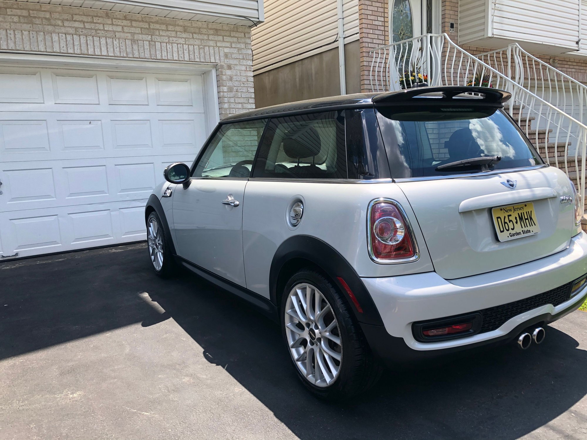 2013 Mini Cooper - Mini Cooper s 2013 45k miles - Used - VIN WMWSV3C52DT477484 - 52,000 Miles - 4 cyl - 2WD - Manual - Coupe - Gray - Elizabeth, NJ 07201, United States