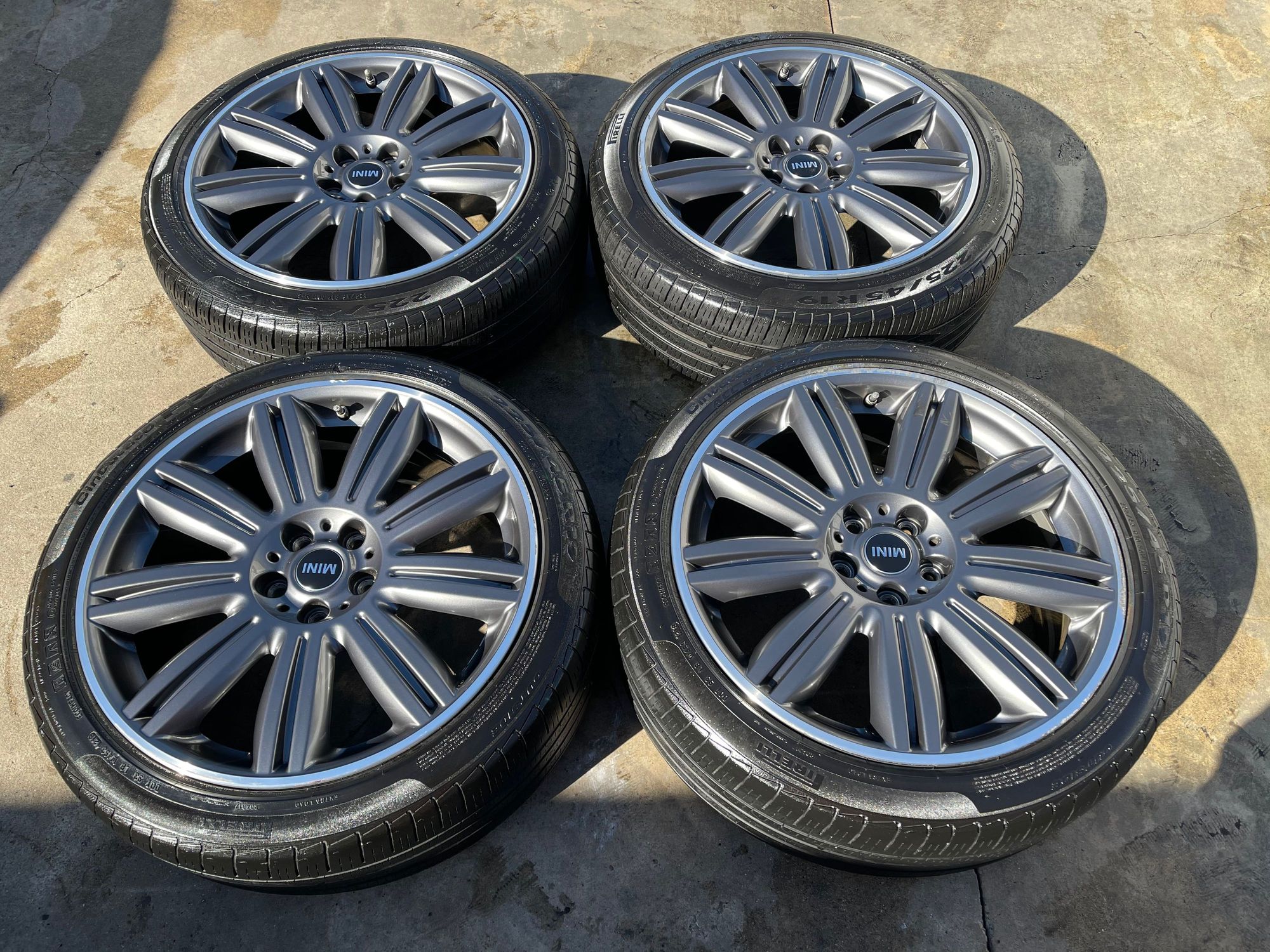 19” MINI Yours Masterpiece Spoke 524 Wheels and Tires Package North