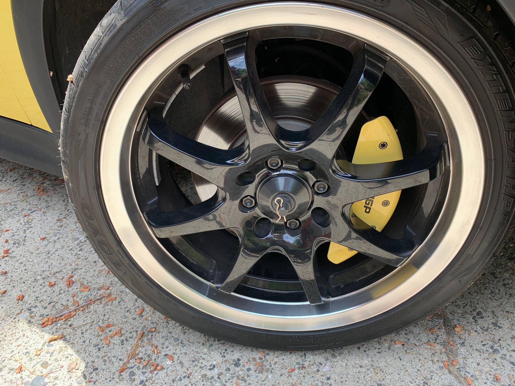 2004 Mini R53: "Mk I" Mini Cooper S - Premo 2004 Mini Cooper S.Coupe, Excelent condition, low miles - Used - VIN WMWRE33424TD8285 - 4 cyl - 2WD - Manual - Coupe - Yellow - Twain Harte, CA 95383, United States