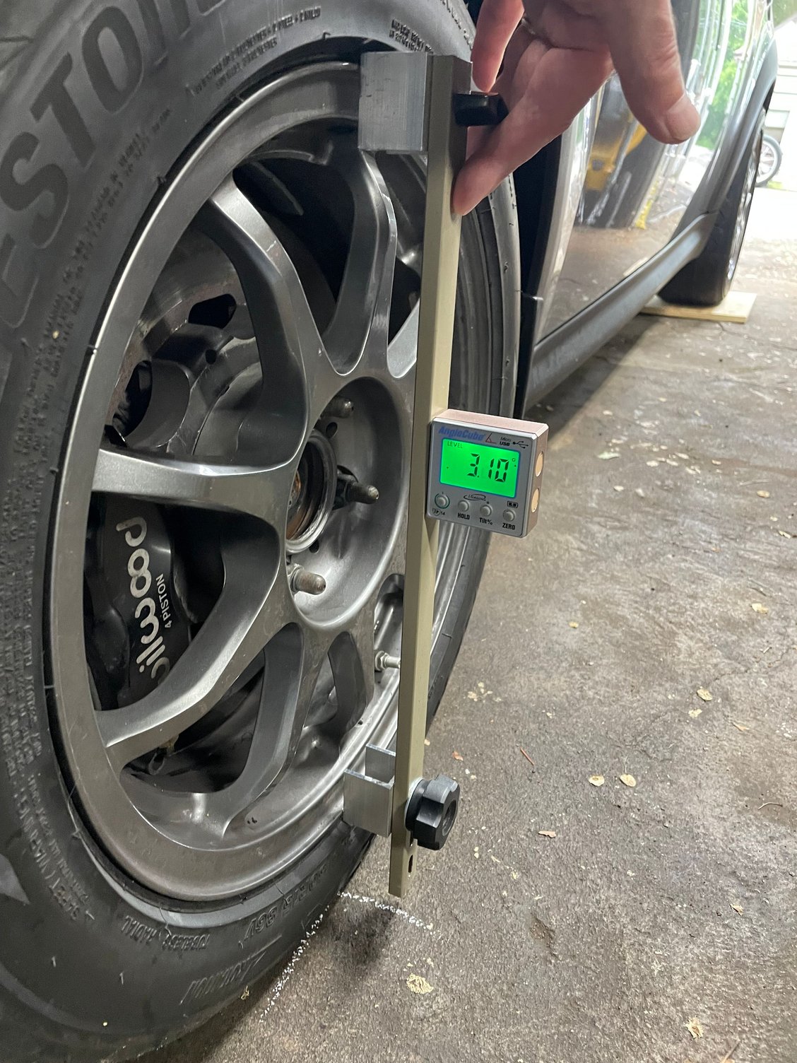 Tried to measure the wheel camber.