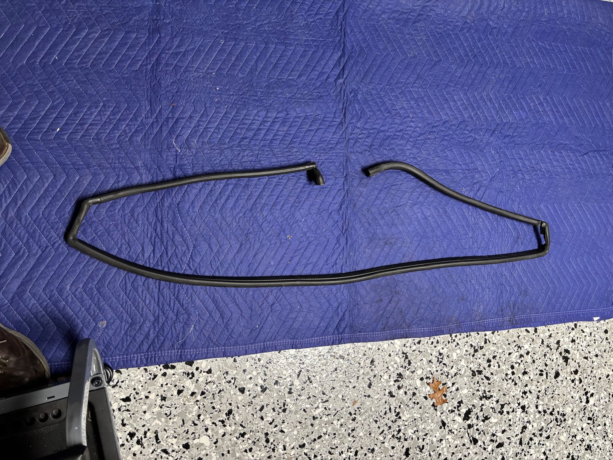 Miscellaneous - GENUINE MINI Trunk Lid / Cowl Seals - Used - 2002 to 2011 Mini Cooper - Cedar Park, TX 78641, United States