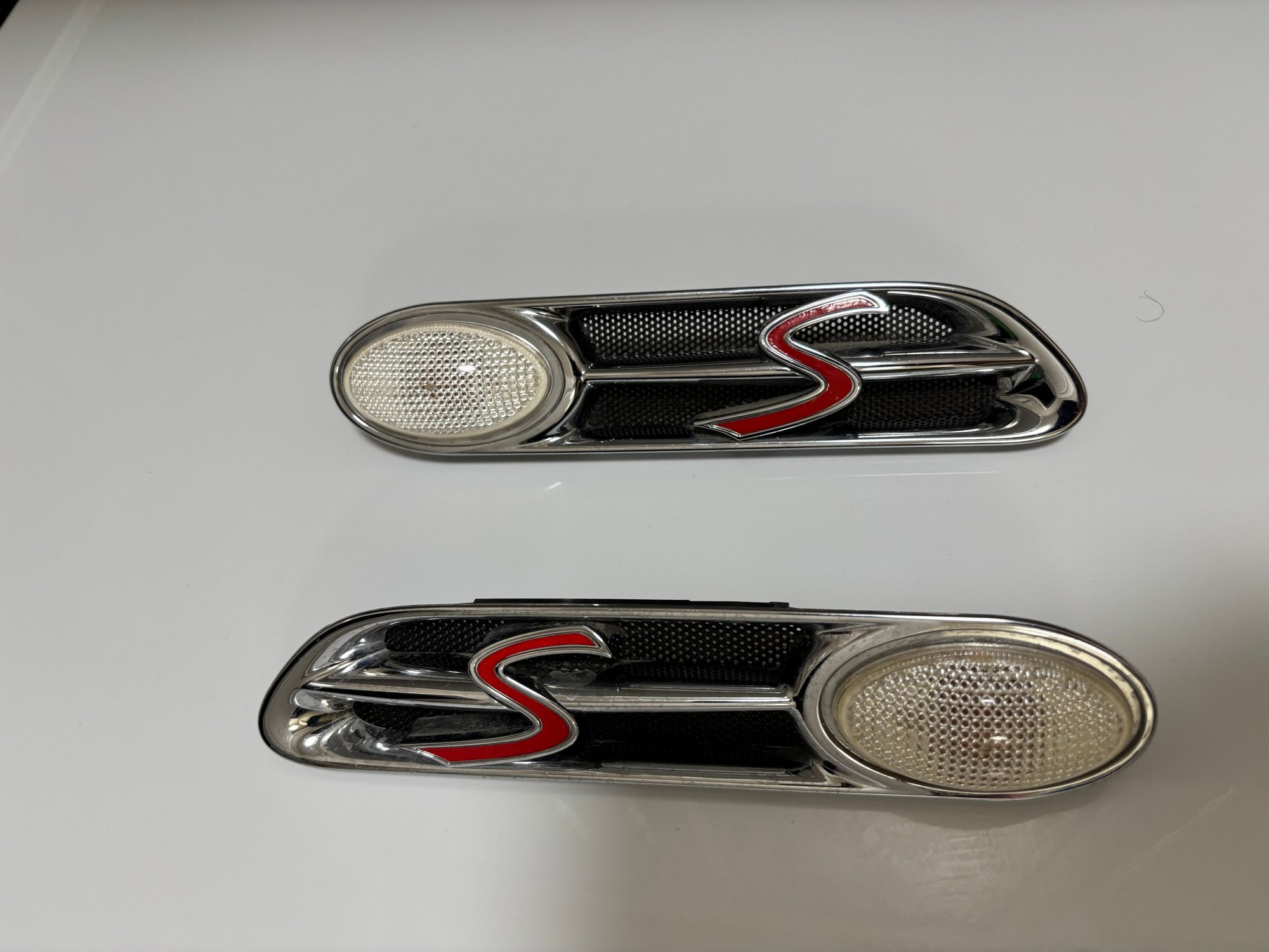 Lights - GENUINE MINI Finisher Chrome Side Market Vents with Mounted Turn Light - Used - 2002 to 2008 Mini Cooper - Cedar Park, TX 78641, United States