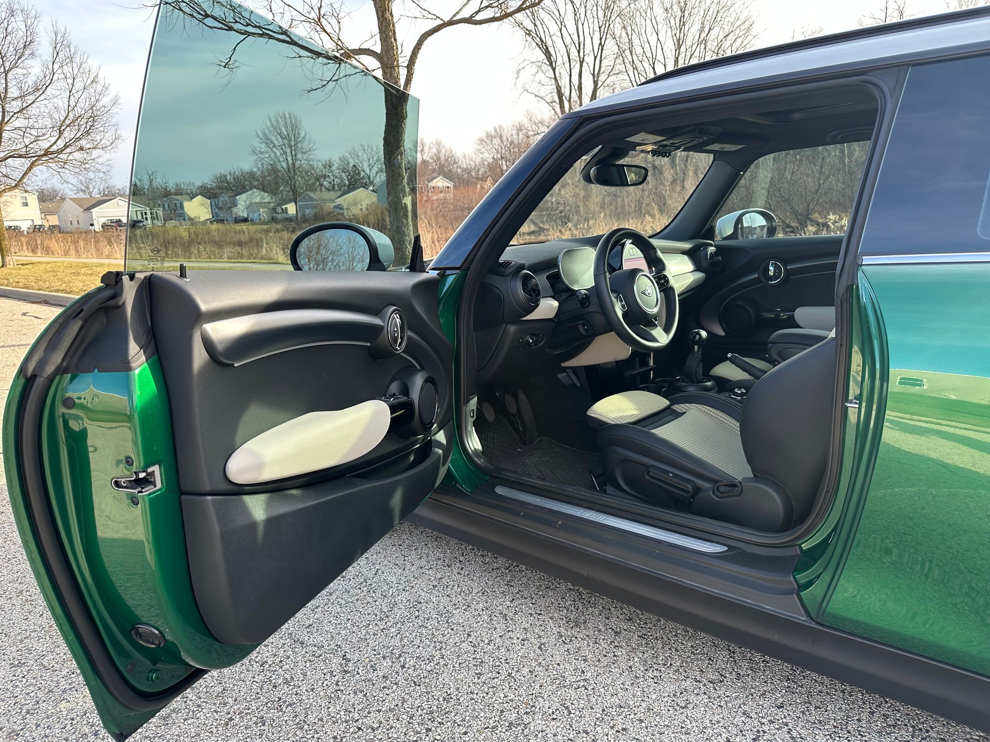 2024 Mini F56: Mini Hatch/Hardtop - 2024 Mini Cooper Hardtop 3-door 6spd - Green on Tan with Low Miles! - Used - VIN WMW33DH08R2U53099 - 12,900 Miles - 3 cyl - 2WD - Manual - Hatchback - Other - Madison, WI 53705, United States