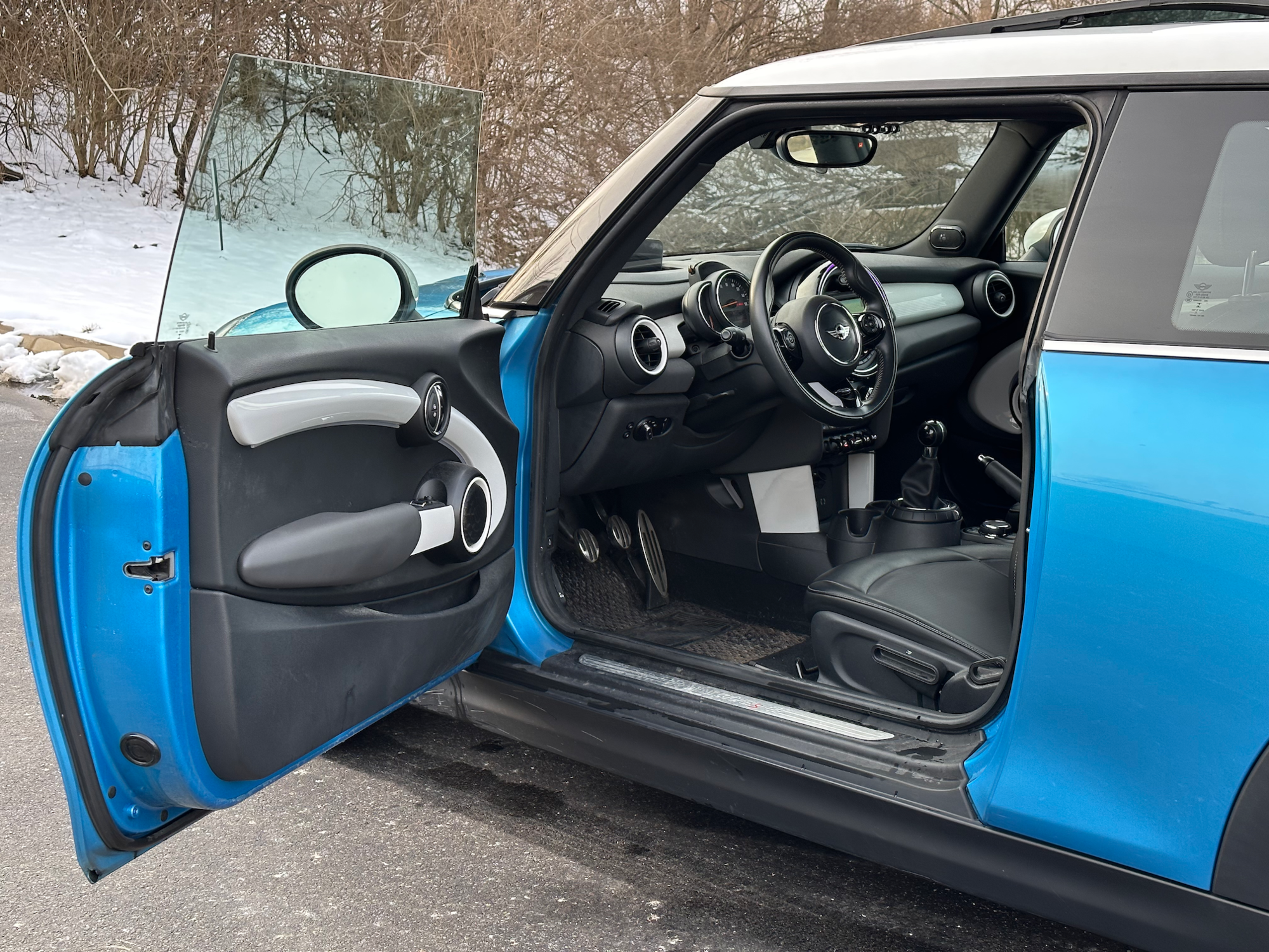 2015 Mini F56: Mini Hatch/Hardtop - 2015 MINI Cooper S – Fully loaded, Excellent condition - Used - VIN WMWXP7C56F2A60999 - 148,962 Miles - 4 cyl - 2WD - Manual - Hatchback - Blue - Dayton, OH 45431, United States