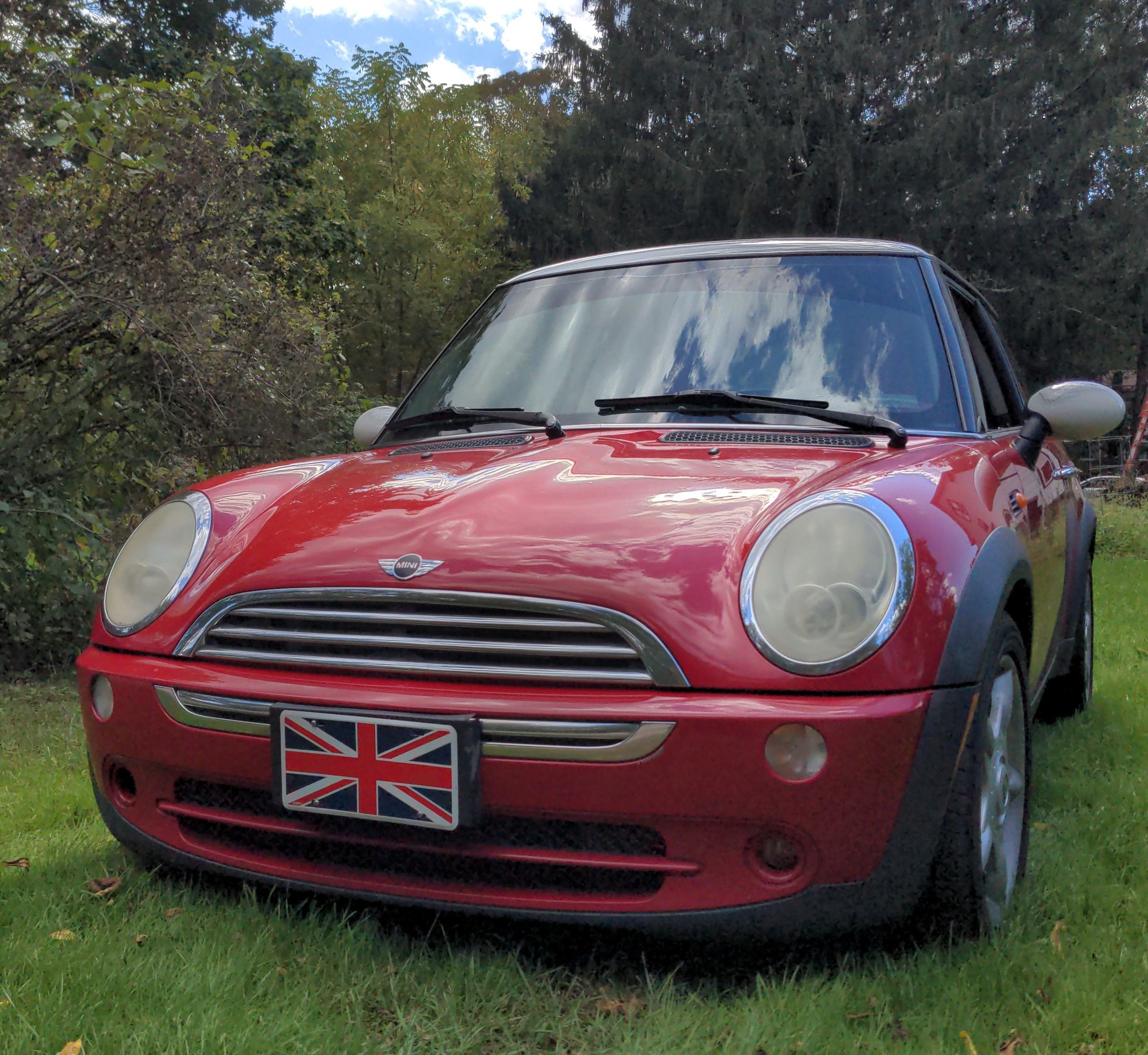 2005 Mini R50: "Mk I" Mini One & Cooper - 05 MINI for repair or parts - Used - VIN WMWRC33565TJ72026 - 197,650 Miles - 4 cyl - 2WD - Automatic - Hatchback - Red - Willimantic, CT 06226, United States