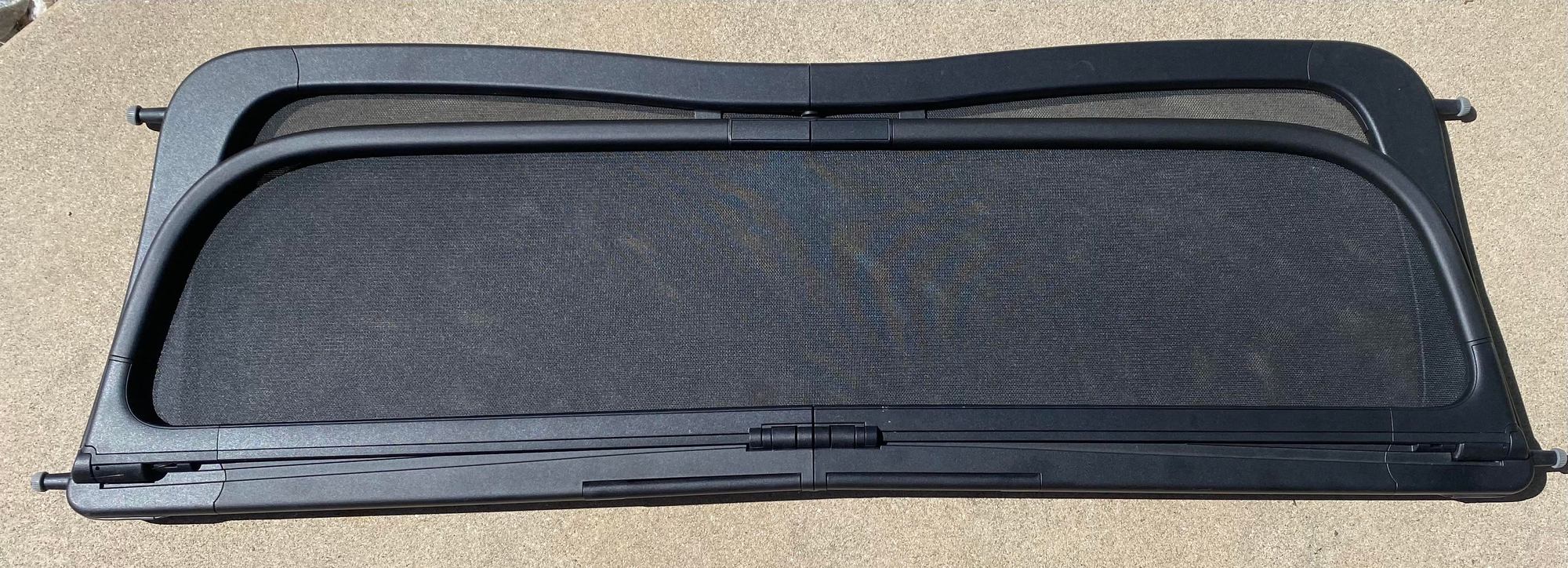 Accessories - Wind Deflector Factory Mini 2016-2020 Like New - Used - 2016 to 2020 Mini Convertible - Manhattan Beach, CA 90266, United States