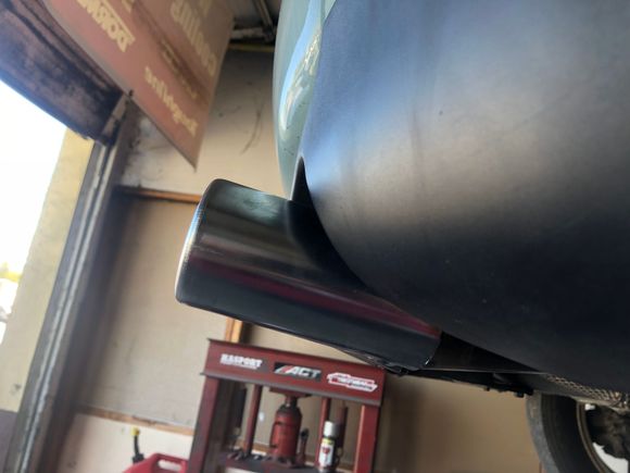 Gave the tip a little bit of angle just cause I thought it looked cool and it was easier to weld on this way. Just a subtle little detail.