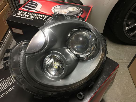 Left headlight