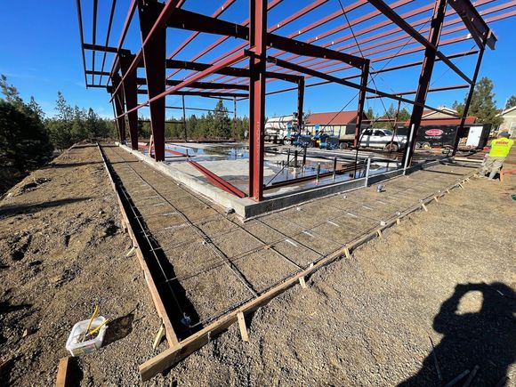 The apron would make erecting the sidings on the three sides that much easier. 