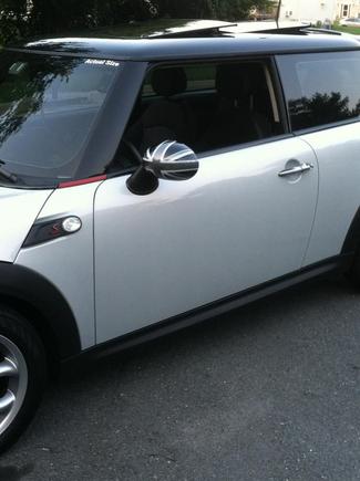 Nice shot of my blacked out beltline (VinylStyles)...I just did the two front quarter panel sections of the beltline in red Plastidip