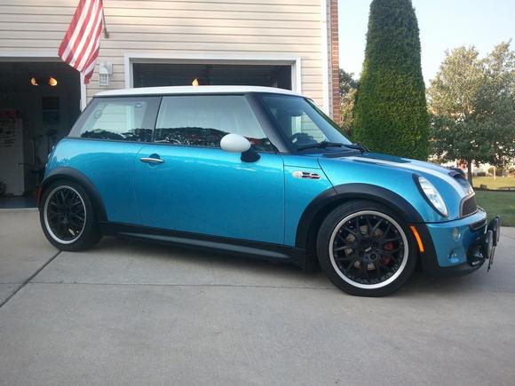 2003 Electric Blue R53, those are original R90 17&quot; wheels that I had disassembled and powder coated inner rim.  Bridgestone RE011a tires.  Great job by The Tire Barn in North Brunswick, NJ.