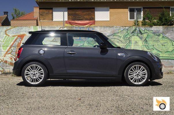 2005 - 2018 Mini Cooper - Looking for a Cooper/Cooper S near Chicago - Used - Chicago, IL 60642, United States