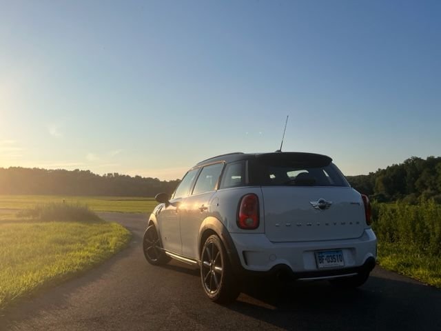 2015 Mini Cooper Countryman - 2015 Mini Cooper Countryman ALL4 S - Used - VIN WMWZC5C53FWM19529 - 115,120 Miles - 4 cyl - AWD - Manual - SUV - White - Monroe, CT 06468, United States