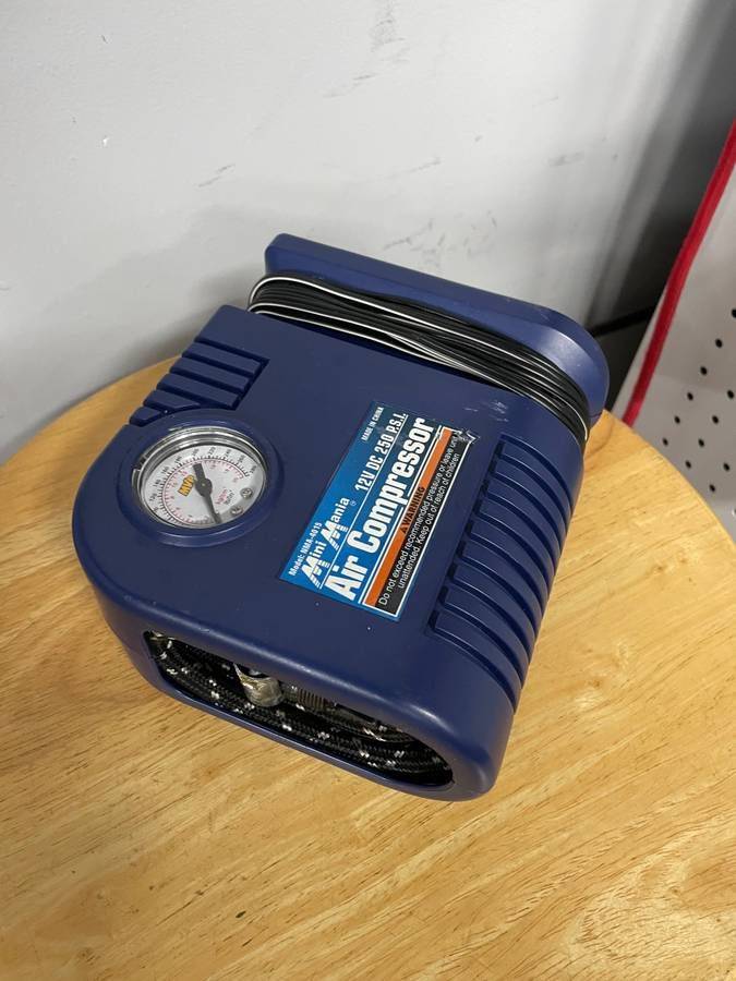 Accessories - Mini Mania 12V tire air compressor - Used - All Years Any Make All Models - Burlingame, CA 94010, United States