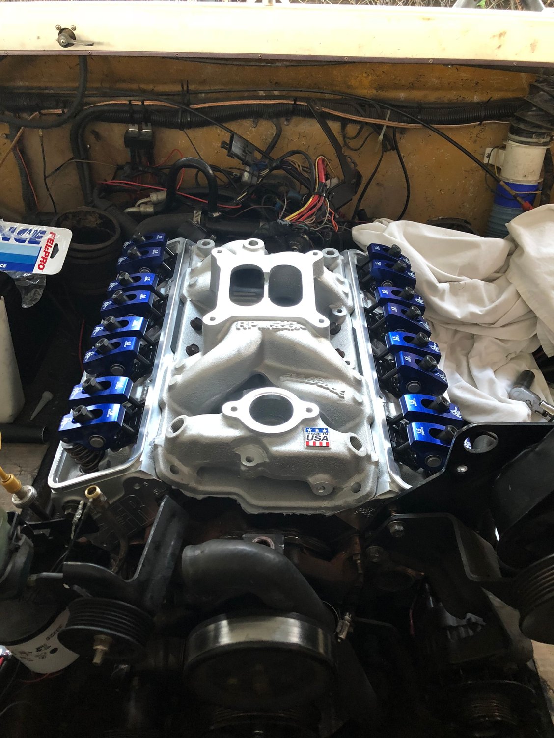 SB Chevy 383 Marine Engine - 375 Horsepower with Vortec Heads