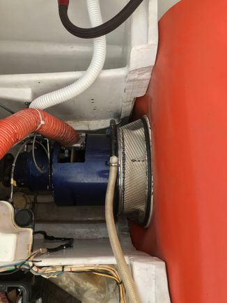 Here is my failed attempt to try to eliminate the
Heat.
Thats 550 degree hi temp silicone.
Lets put the snorkels back on
They protect from ingesting brake dust too.
