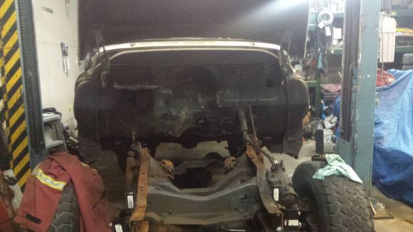 350 and 700r4 out of truck, changed my mind. Instead 6.0 lq4 and 4l80e going in