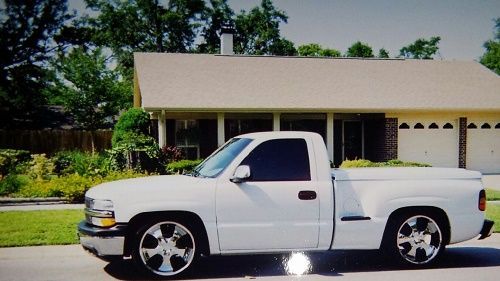 2002 Chevy reg-cab, step-side, lowered 2/4, 22" Cabo wheels, 150 shot, and more