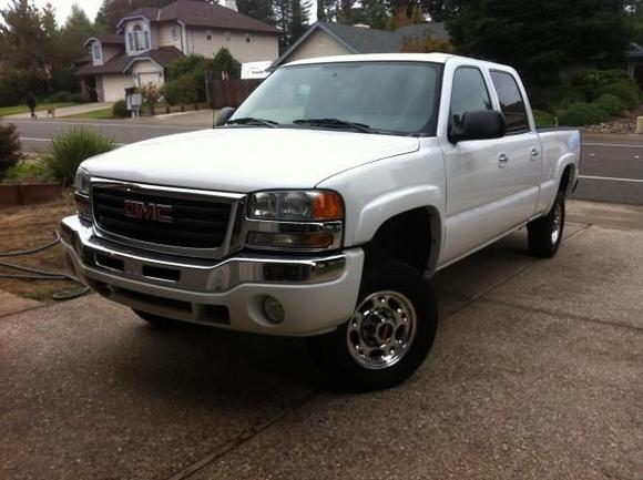 2005 GMC Sierra 2500HD Leveled Out, Removed Trim, Lifted Bumper.