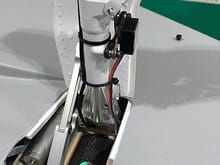 Right gear leg linkage installed