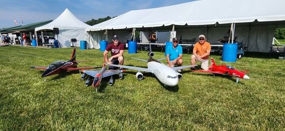 The red joker in this photo has a DS 98 installed