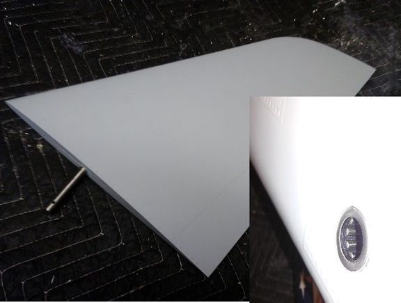 Full flying stab, nice roller bearings for hinge.