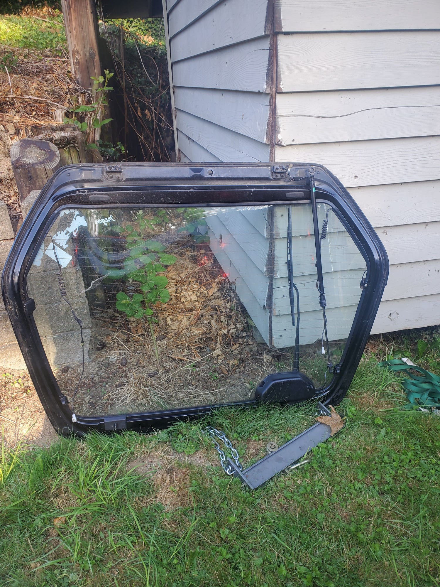Exterior Body Parts - Hatch glass - Used - 1986 to 1991 Mazda RX-7 - Kent, WA 98030, United States