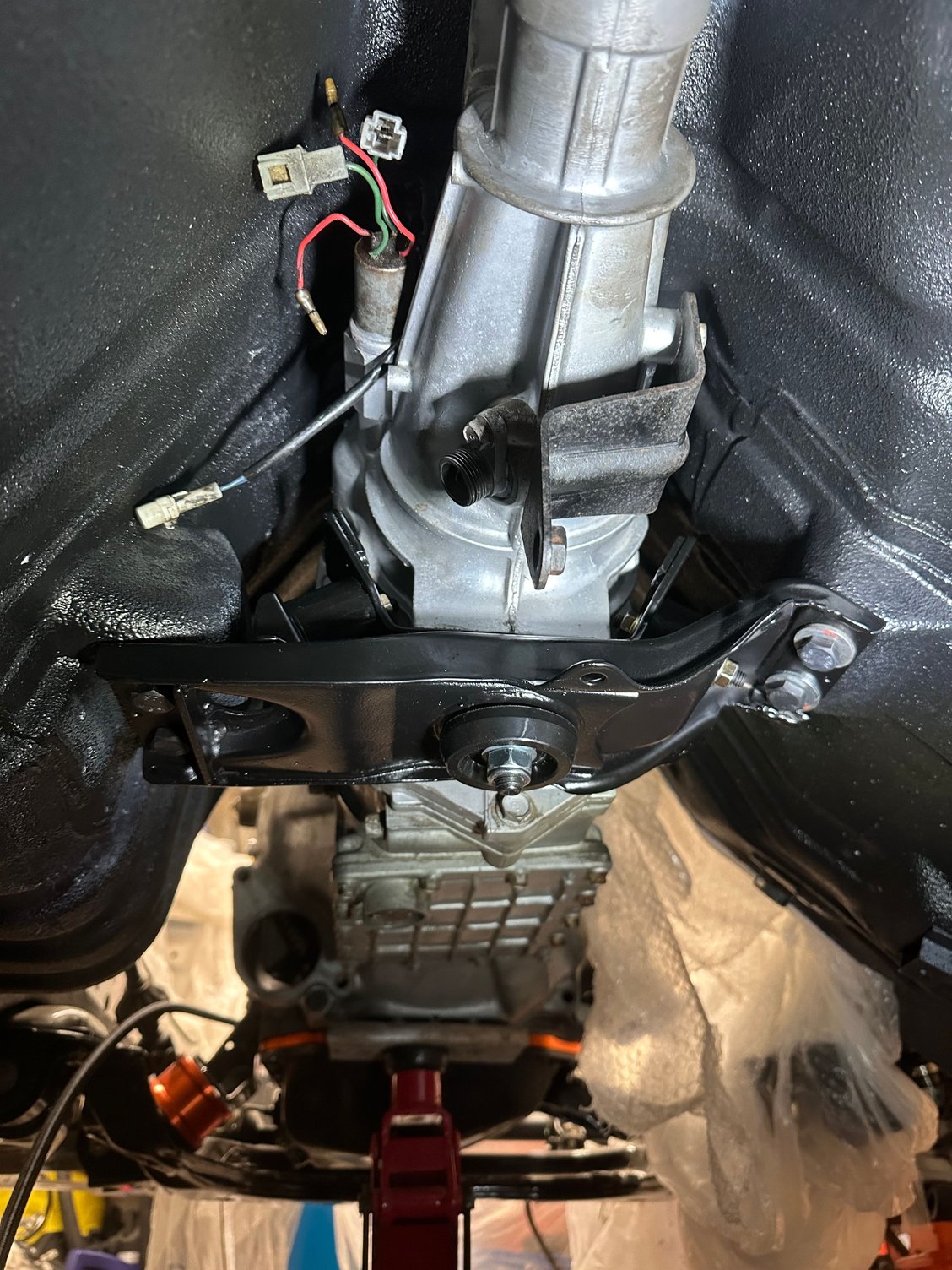 Lower bushing is upside down here