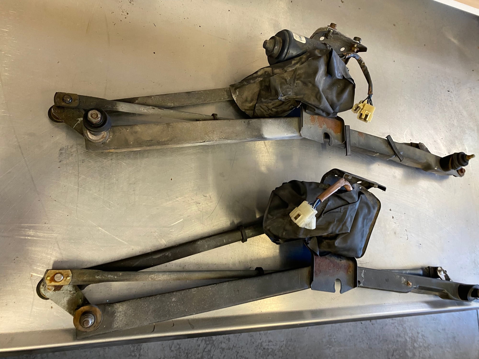 Miscellaneous - Wiper motor and linkage - Used - 1979 to 1985 Mazda RX-7 - Akron, OH 44321, United States