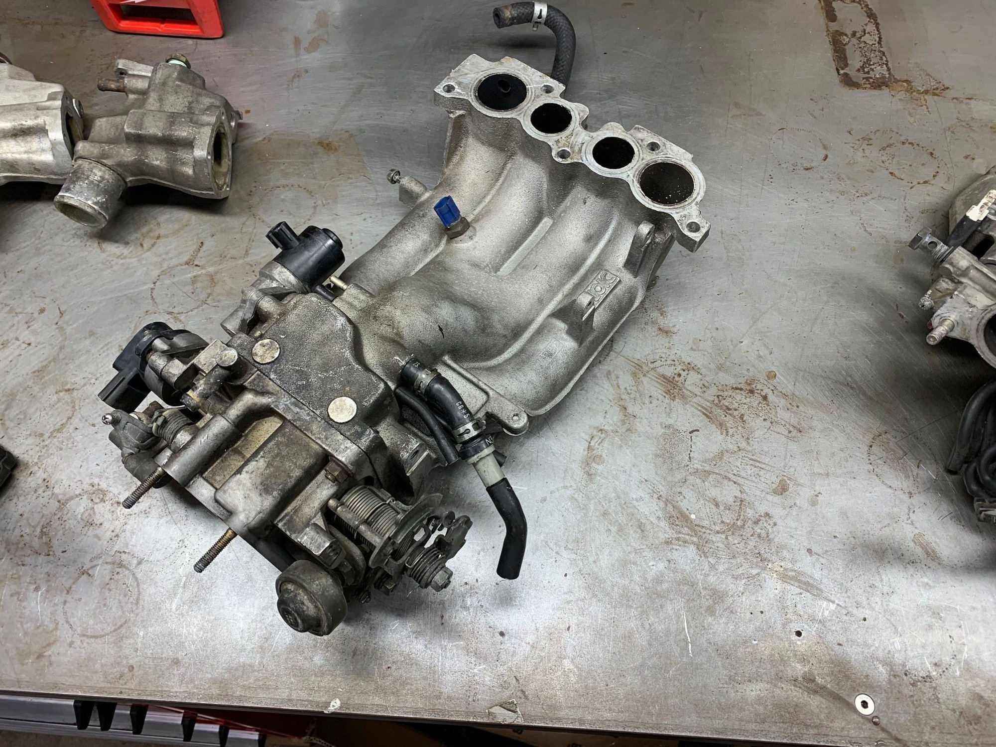 Engine - Intake/Fuel - Complete Intake Manifold, Throttle Body, Injectors, Fuel Rail - Used - 1986 to 2001 Mazda RX-7 - Fort Wayne, IN 46804, United States