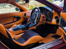 Carbon/kevlar type RZ seats (reupholstered). Roofliner is alcantara/suede.