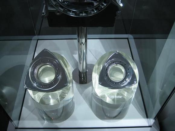 On display was a comparison of the current renesis rotor with one from the new 1.6 liter in development.