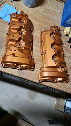 I decided to go with something a little different for the valve covers since almost everyone goes with red.  Copper on a black car should work well,  I think. 