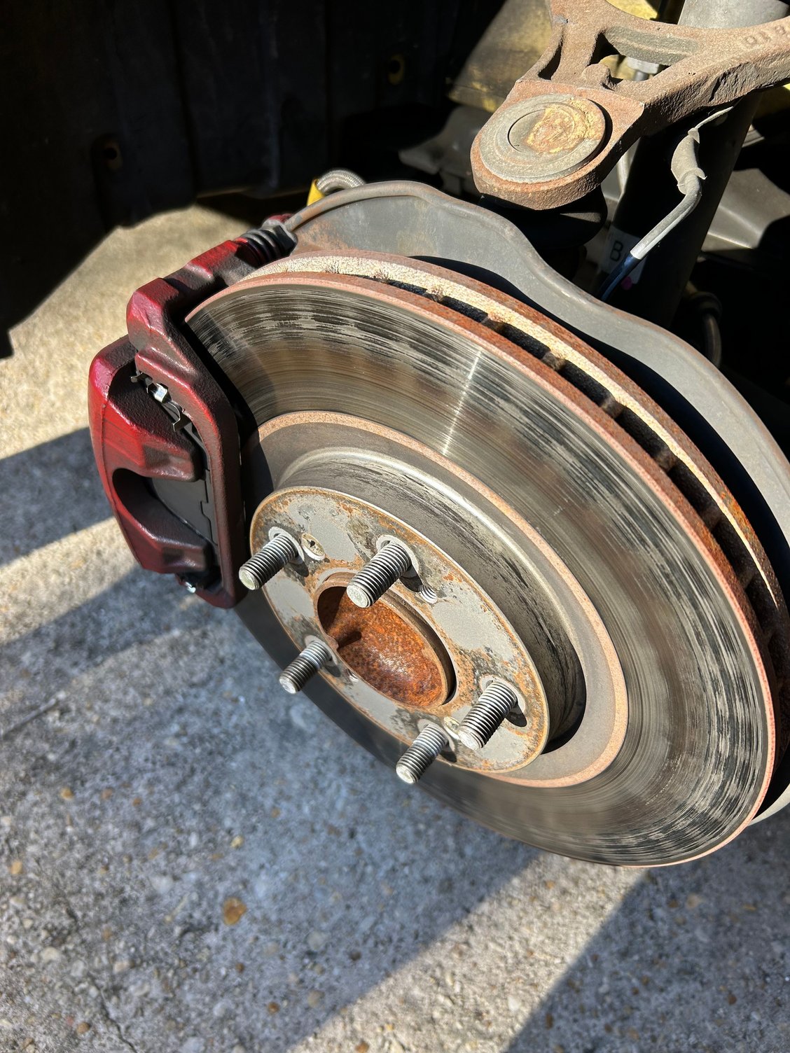 Brakes seem to handle the heat well enough, I would like to add ducting. Another one of my analysis paralysisessss