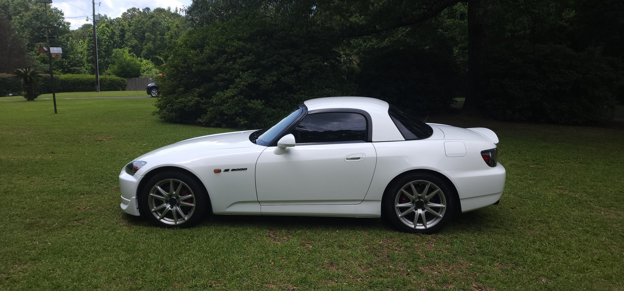 2004 Honda S2000 - 04 S2000 GP White w/ Hardtop 42,916 mi ..Ms - Used - VIN JHMAP22143T003801 - 42,916 Miles - 4 cyl - 2WD - Manual - Convertible - White - Moselle, MS 39459, United States