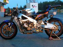 RC211V_left side.jpg